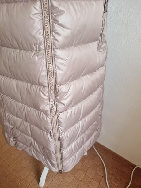 Krémová dlhá prešívaná vesta s kapucňou m, m