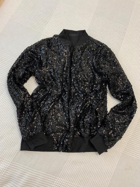 Flitrovaný svetrík, s