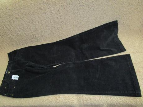 2341. menčestrové nohavice, xl