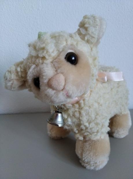 Ovečka so zvončekom,