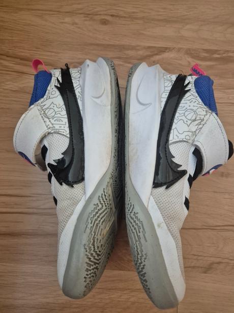 Dievčenské tenisky, nike,33