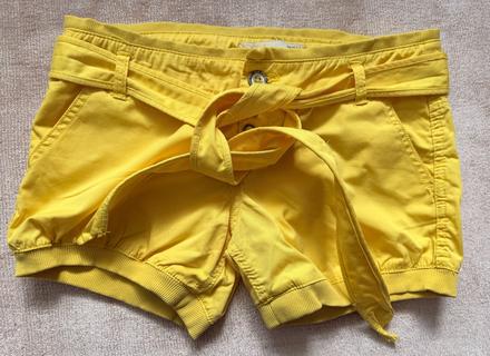 Bershka žlté dámske šortky, bershka,s