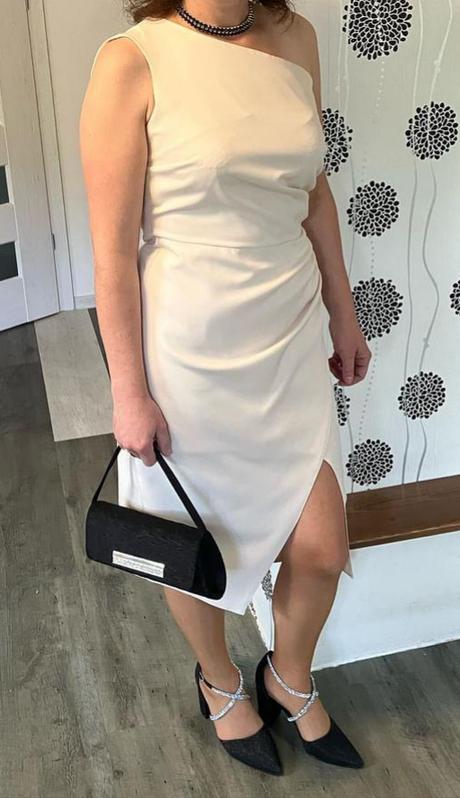 Spoločenské šaty, 42