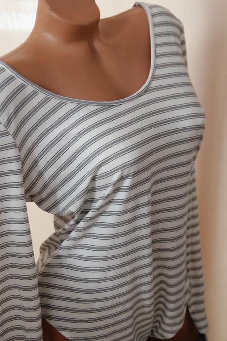 Bielo šedý pásikavý body top xl, xl