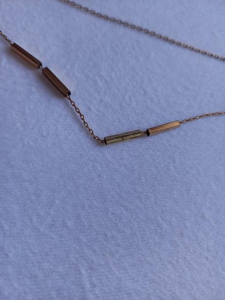 Zlatý bižu náhrdelník,