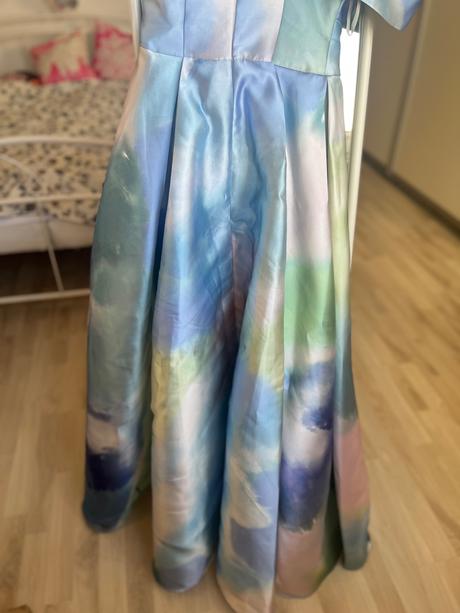 Nove farebne spoločenske večerne šaty, xs