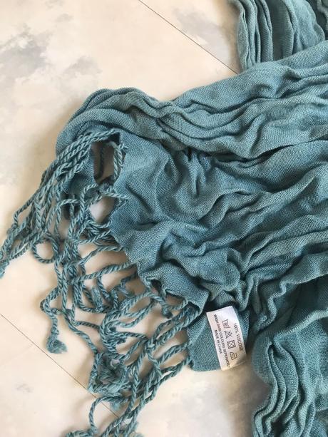 Tieňovaná šatka okolo krku, l