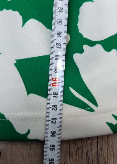 Zeleno biele šaty, 40