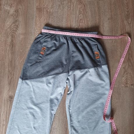 Chlapčenské tepláky veľ 164cm, 164