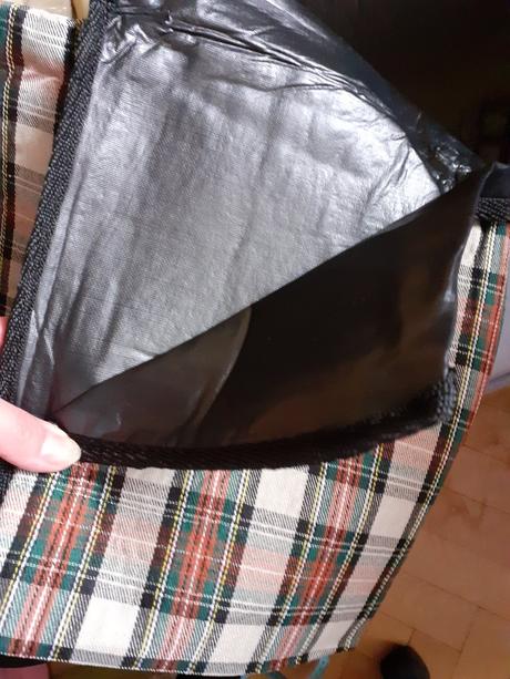 Kempingová súprava s príslušenstvom pre 4 osoby,