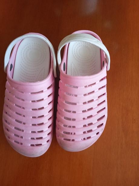 Ružové super kroksy, 35