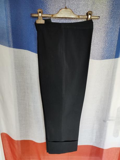 Elegantné 3/4 nohavice, m