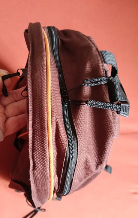 Ruksak s termoizolovaným vreckom na nápoje, 