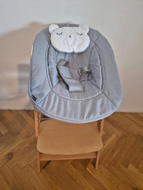 Drevena rastuca stolicka + bouncer, hauck