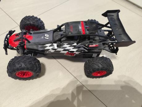 Predám auto na diaľkové ovladanie, 