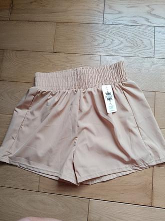 Šuštakové šortky, m