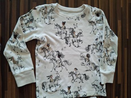 Pyzamka next, next,104