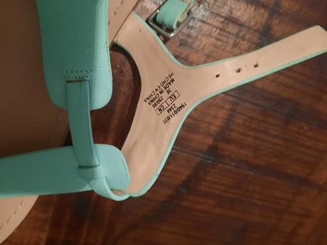 Žabky, mentolové sandálky medzi prsty, pull&bear,38