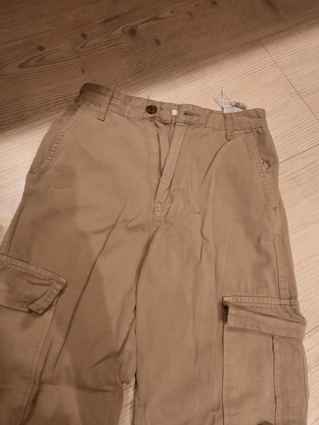 Kapsáčové nohavice, 34