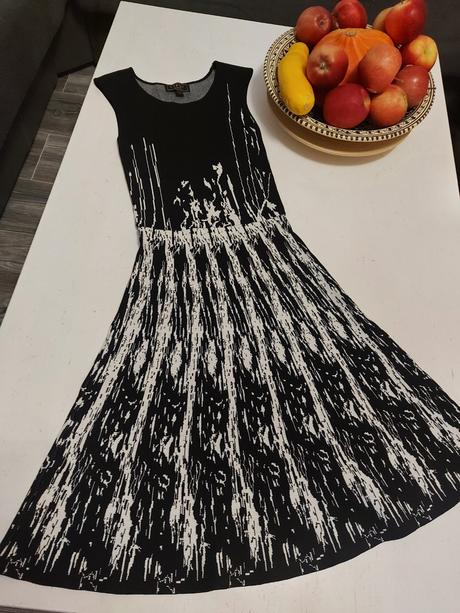 Elegantné šaty, lipsy london,s