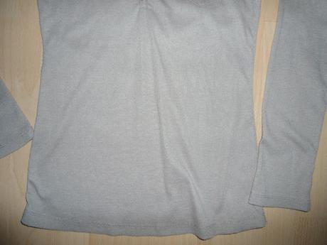 Bledohnede tricko s cipkou, s