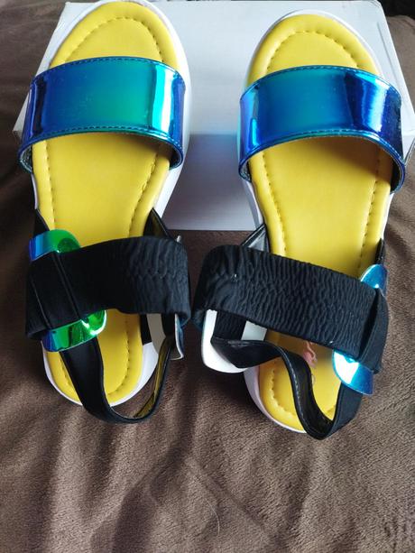 Holografické sandálky, 37