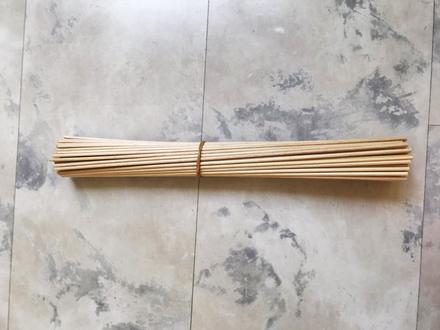 Zbytok drevených špiliek 78 ks,