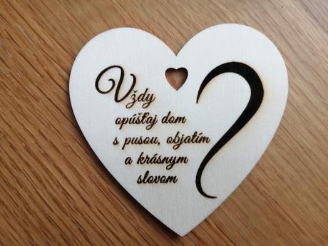 Drevené gravírované srdce magnetka s nápisom 10 cm,