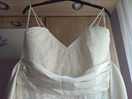 Slávnostné šaty, 42