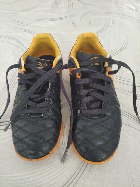 Halovky, umbro,30
