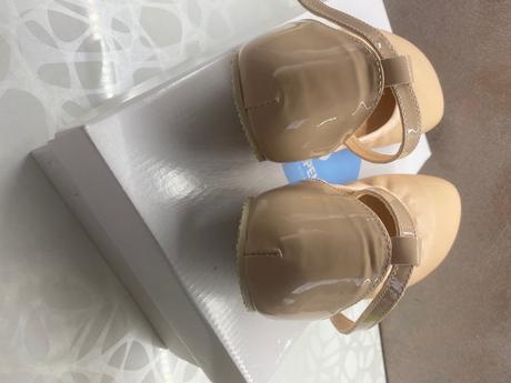 Shapen barefoot baleriny, 38