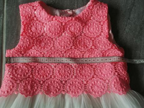 Sviatočné nežné dievčenské šaty v116, 6-8r., 116