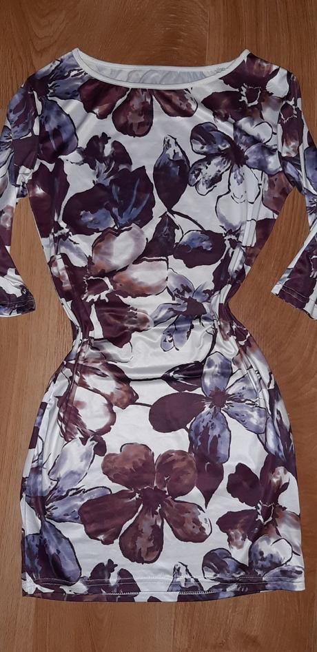 Šaty s kvetinovou potlačou, s