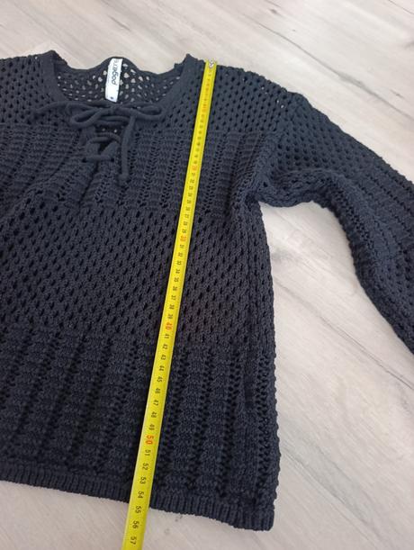 Pletený sveter s viazaním, takko,m