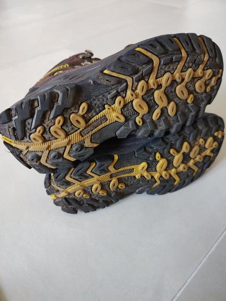 Turistické topánky, 33