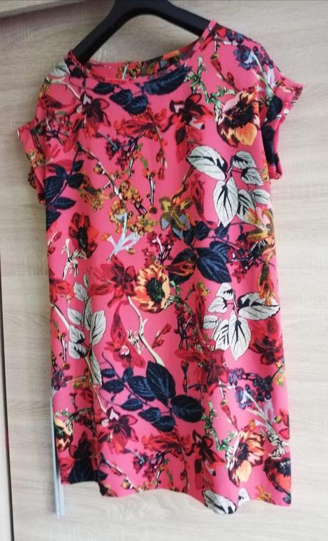 Dámske koralové šaty s kvetmi xxl, next,xxl
