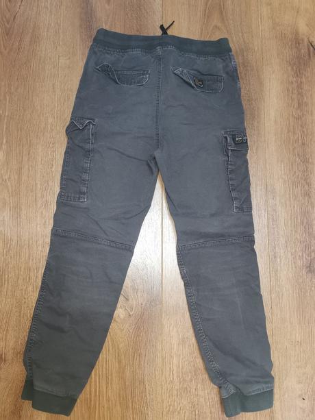 Nohavice s kapsami, h&m,152