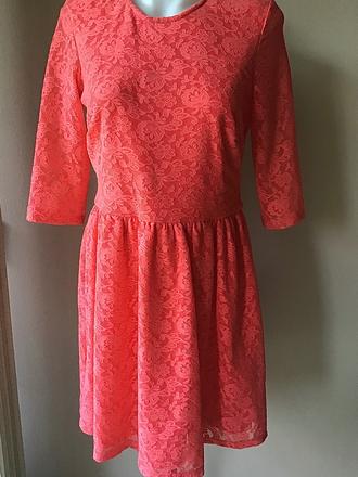 Krajkové šaty, 40