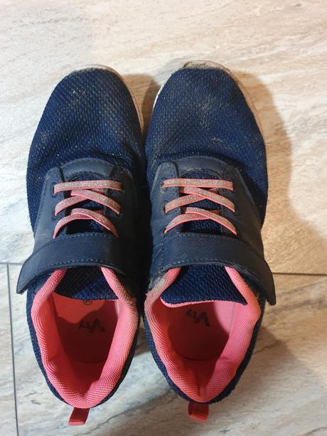 Tmavomodre tenisky, victory,36