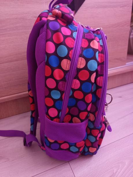 Bodkovaný školský batoh, 