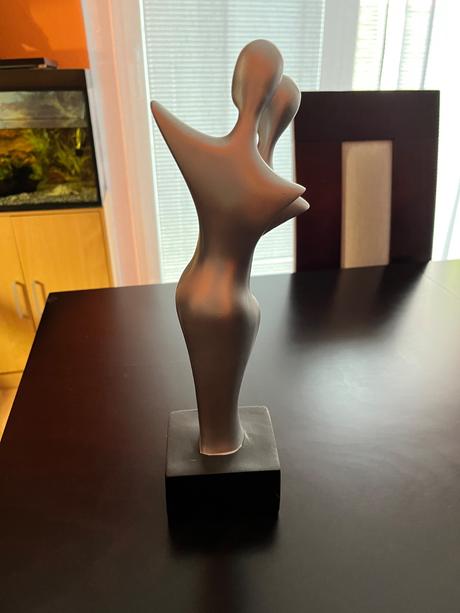 Drevená socha blíženci, 