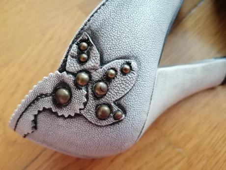 Sivé lodičky, baťa,36