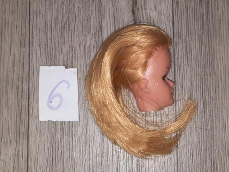Hlavy barbie bez tela,