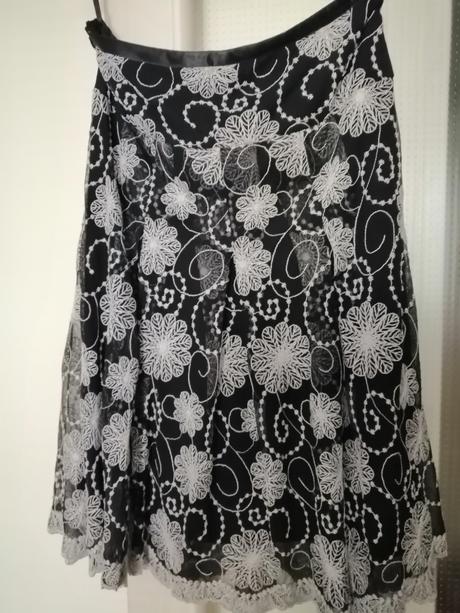 Krasna luxusná sukňa dnes lacno, xl