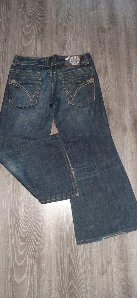 Damske zvoncove rifle, bershka,38