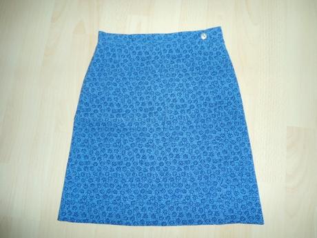 Modra zavinovacia sukna, 152