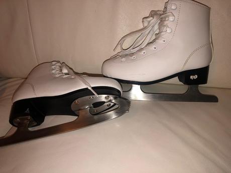 Korčule na ľad zn. botas, 28