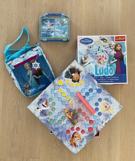 Hra, kocky a kabelka frozen, 