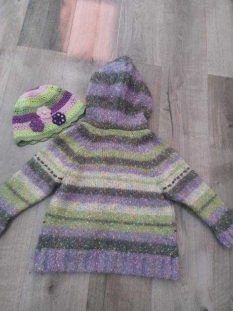 Teplý sveter s čiapkou, next,110