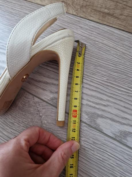 25sch_biele lodicky, 37